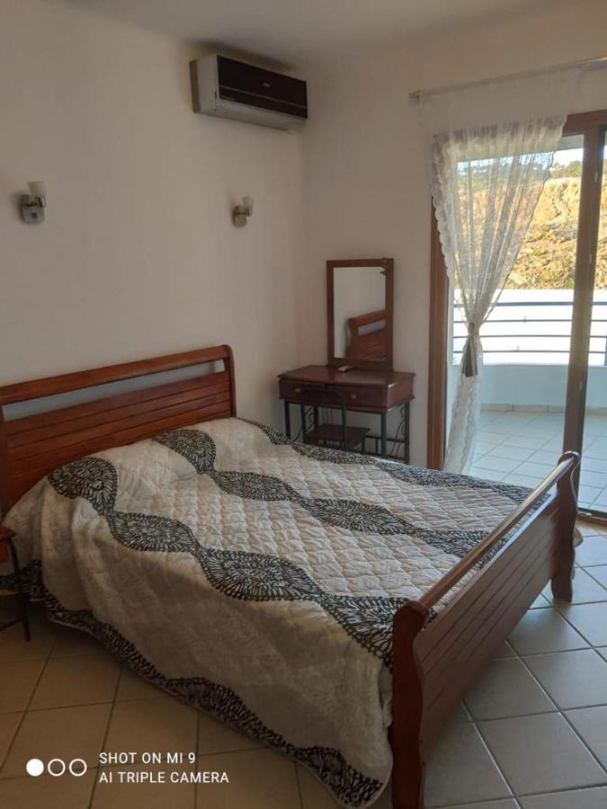 Studio Avec Piscine Et Wifi A Cabonegro Cabo Negro Bagian luar foto